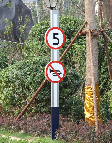 西双版纳户外立牌